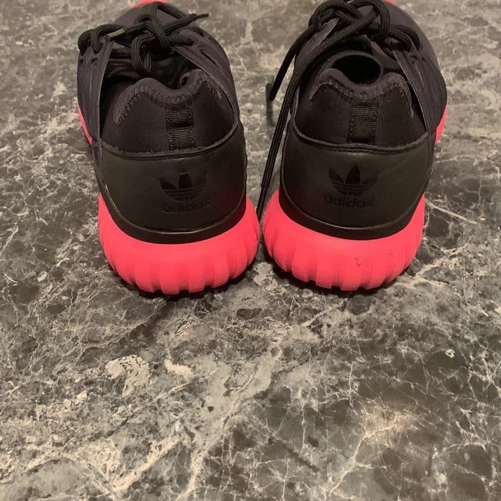Adidas - Picture 3 of 6
